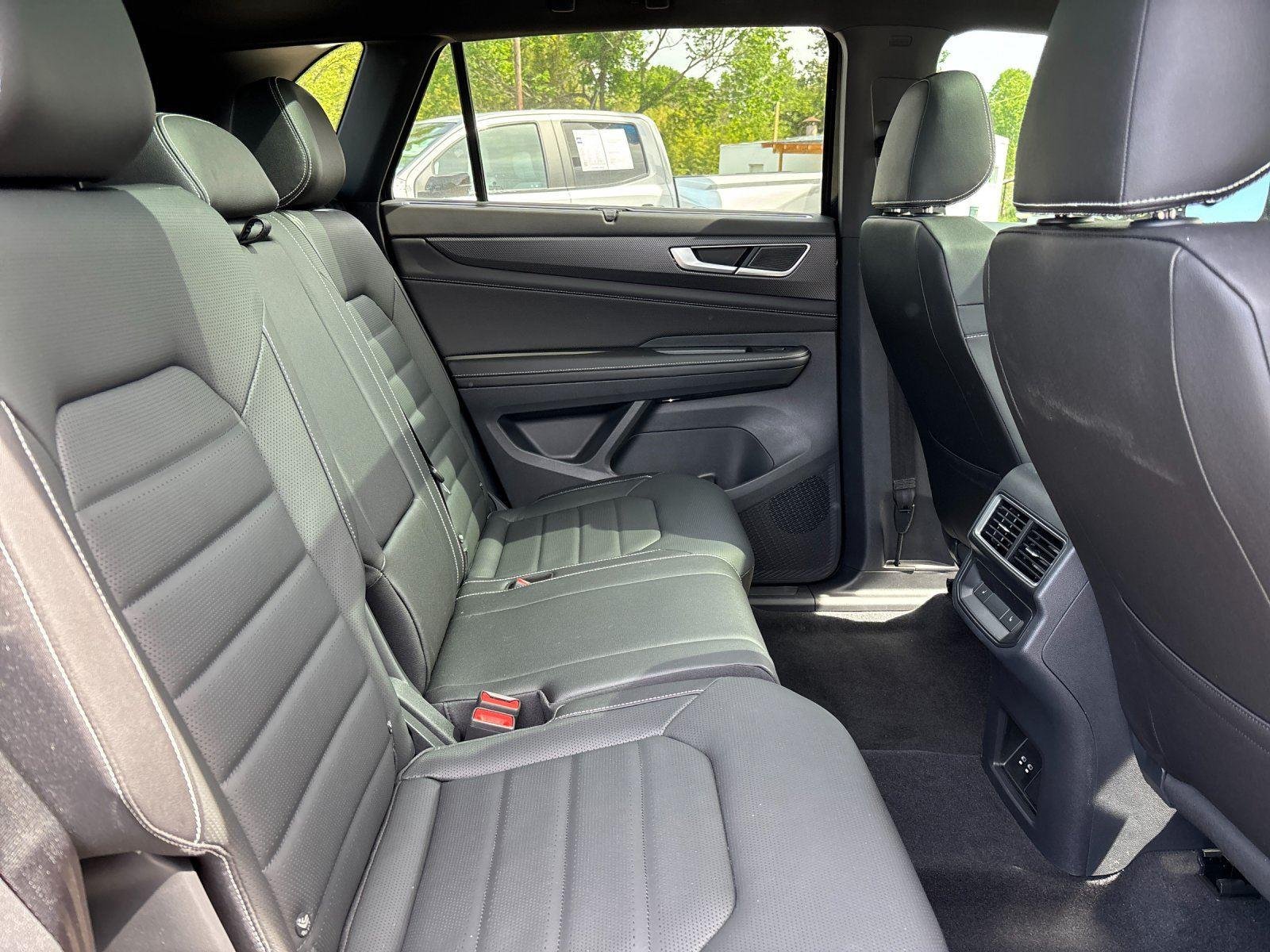 2025 Volkswagen Atlas Cross Sport SEL - Photo 38