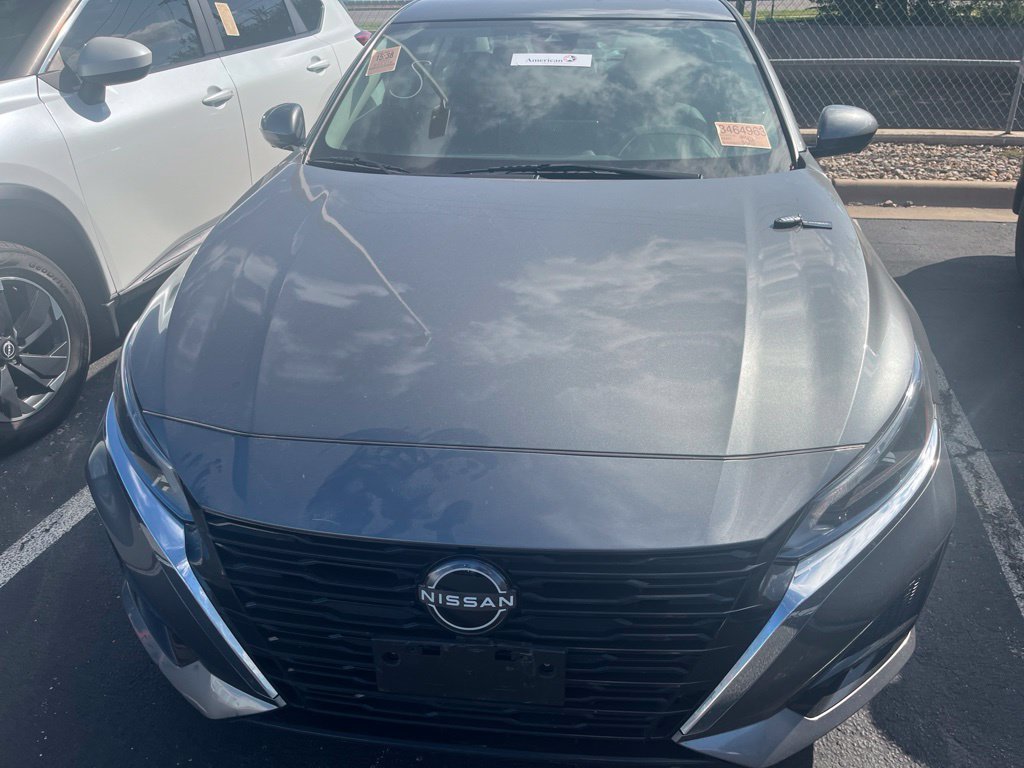 Used 2023 Gun Metallic Nissan 2.5 SL image 2