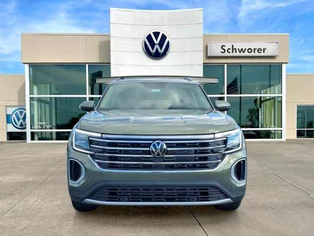New 2026 Avocado Green Pearl Volkswagen SE w/Technology 4M image 3
