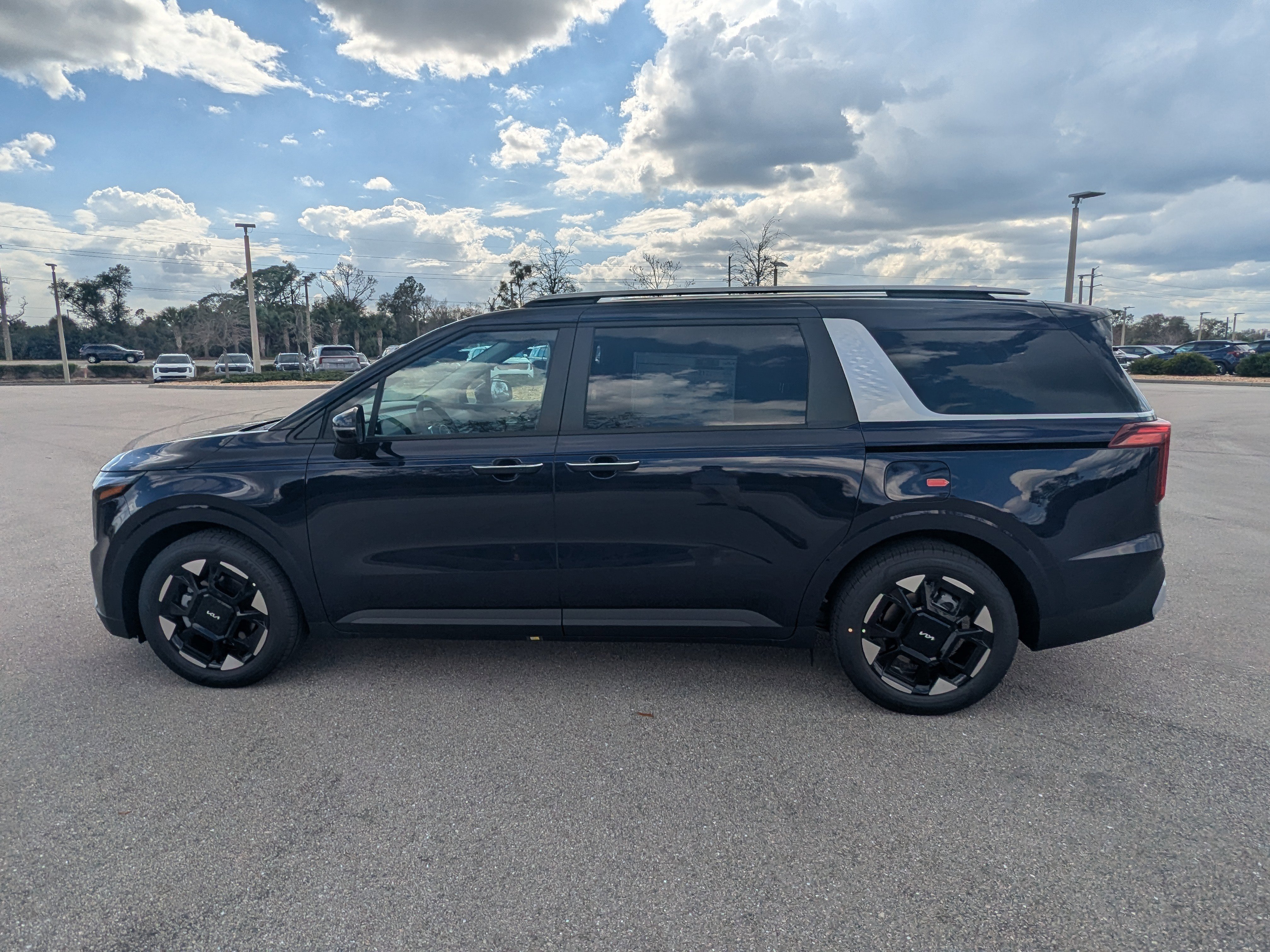 New 2026 Deep Chroma Blue Kia EX image 9