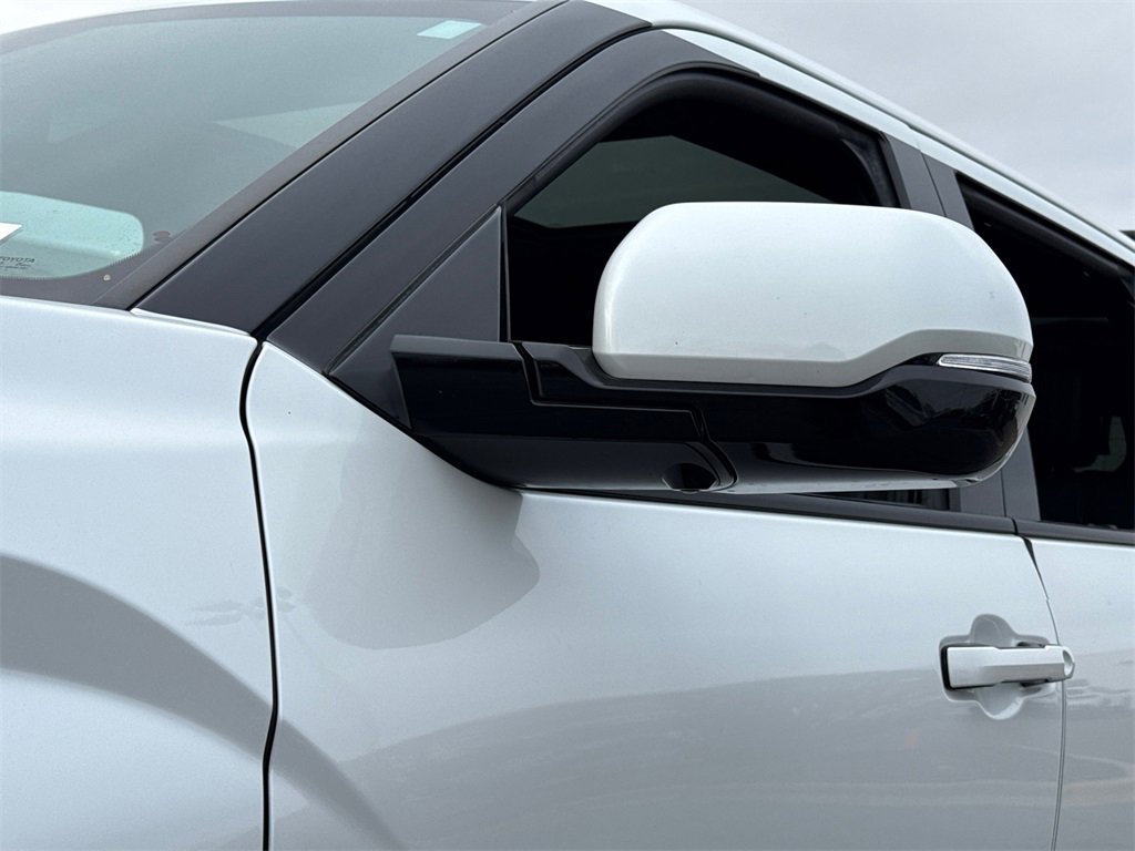 2023 TOYOTA TUNDRA - Image 11