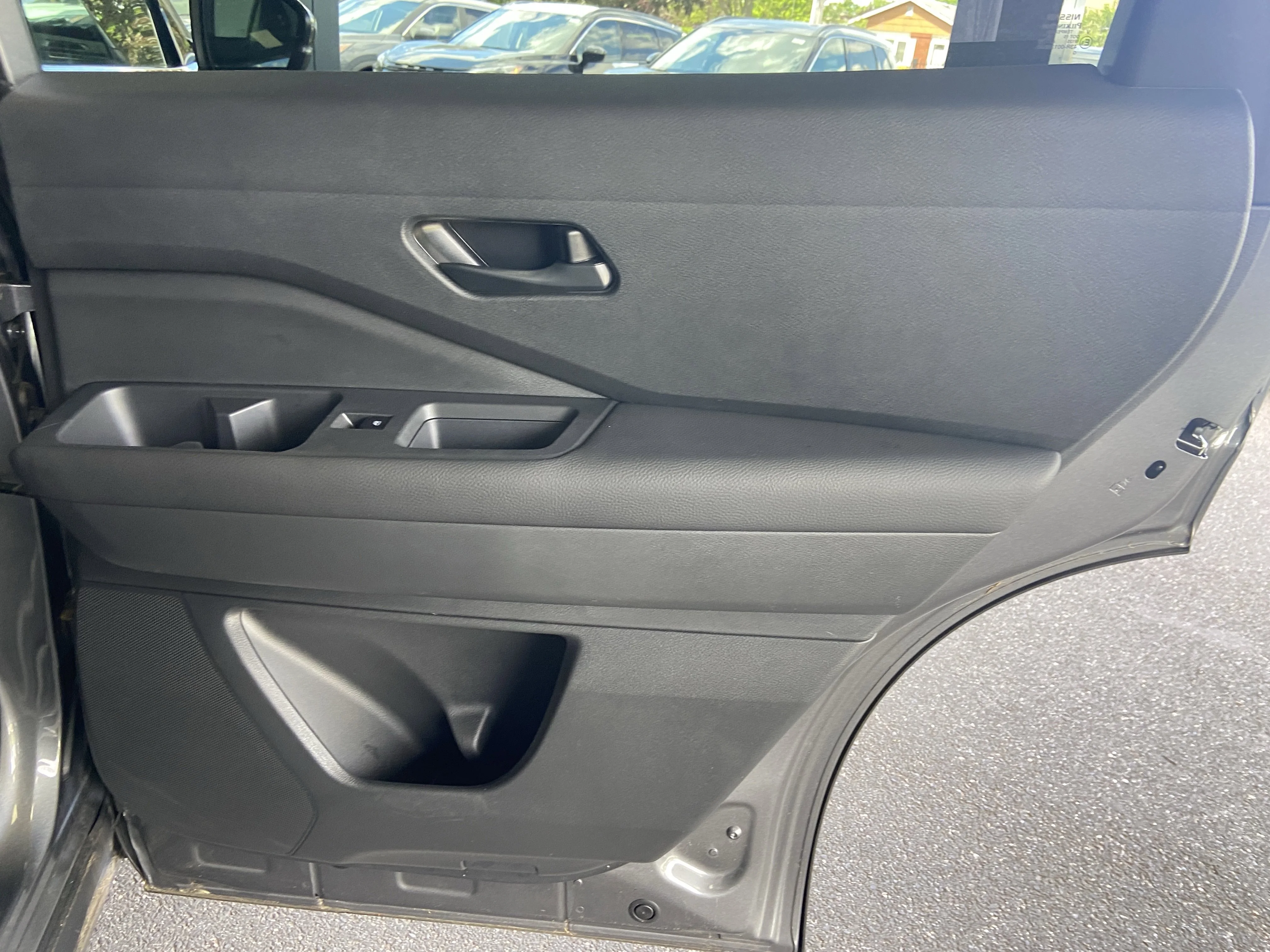 2025 Nissan Pathfinder SV - Photo 30