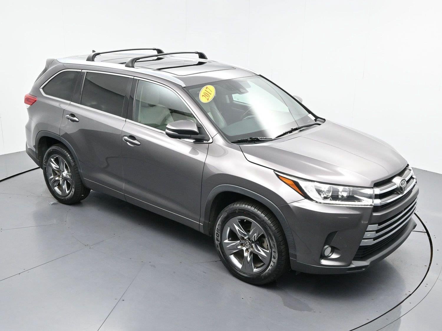 Used 2017 Predawn Gray Mica Toyota Limited image 38
