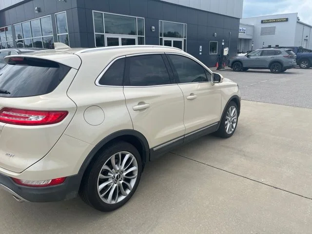 Used 2018 Beige Lincoln Reserve image 8