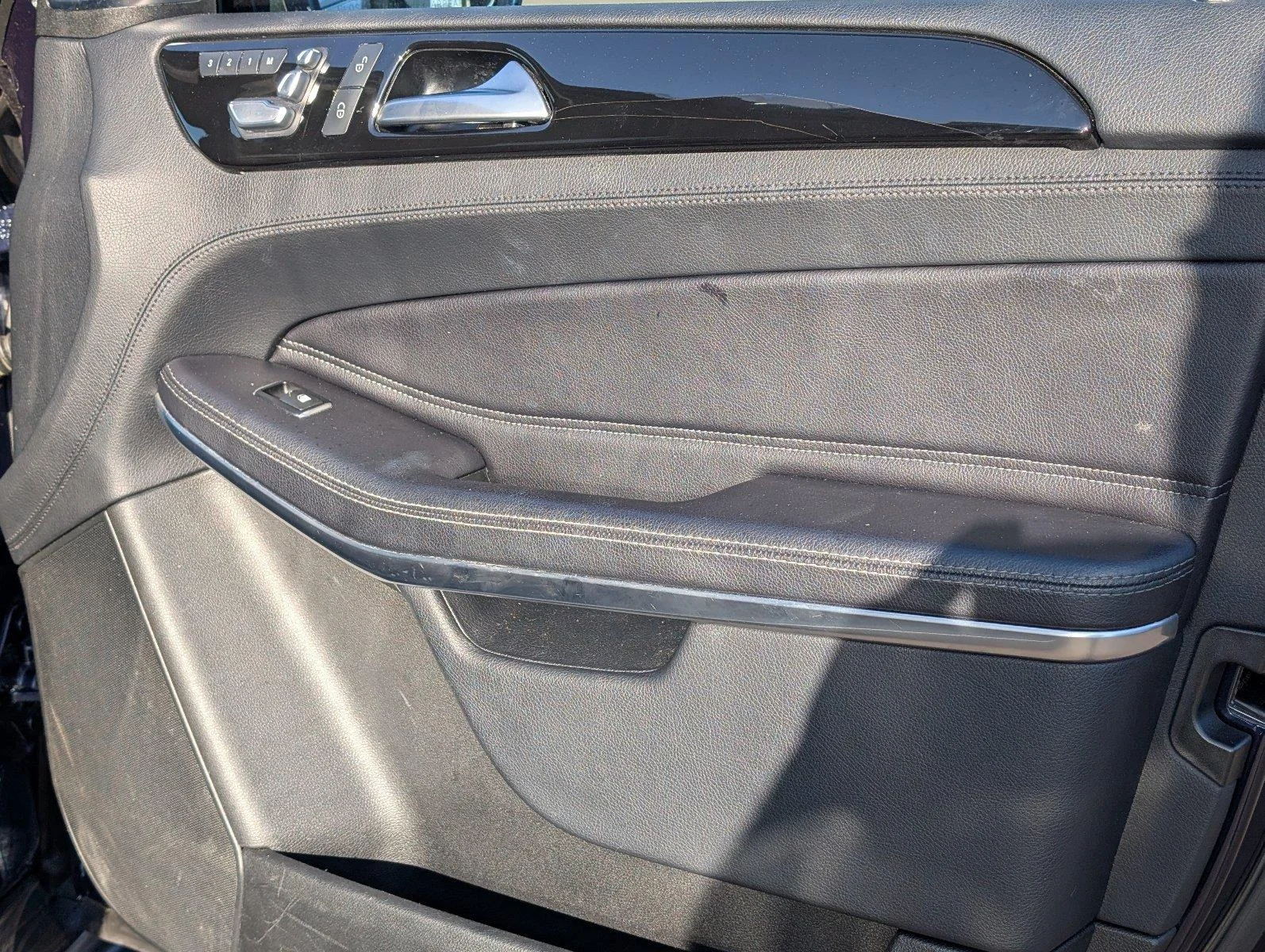 Used 2017 Lunar Blue Metallic Mercedes-Benz GLS 550 image 43