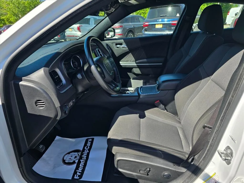 Used 2022 White Dodge SXT image 11