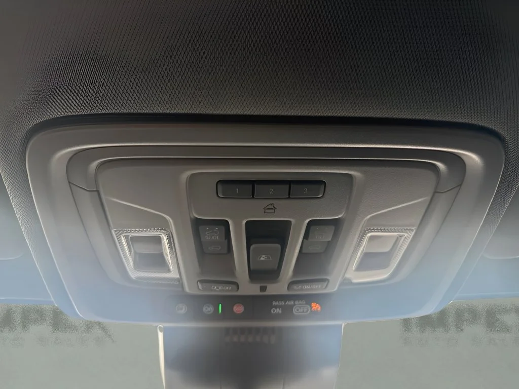 Used 2025 Onyx Black GMC Denali image 28
