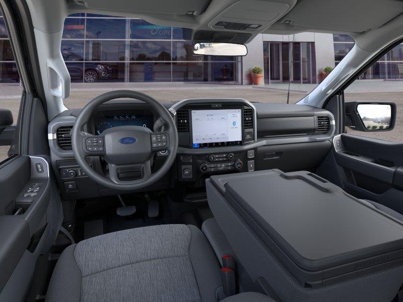 New 2026 Agate Black Metallic Ford XLT image 9
