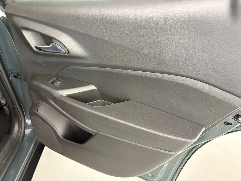 Used 2025 Gray Chevrolet LT image 37