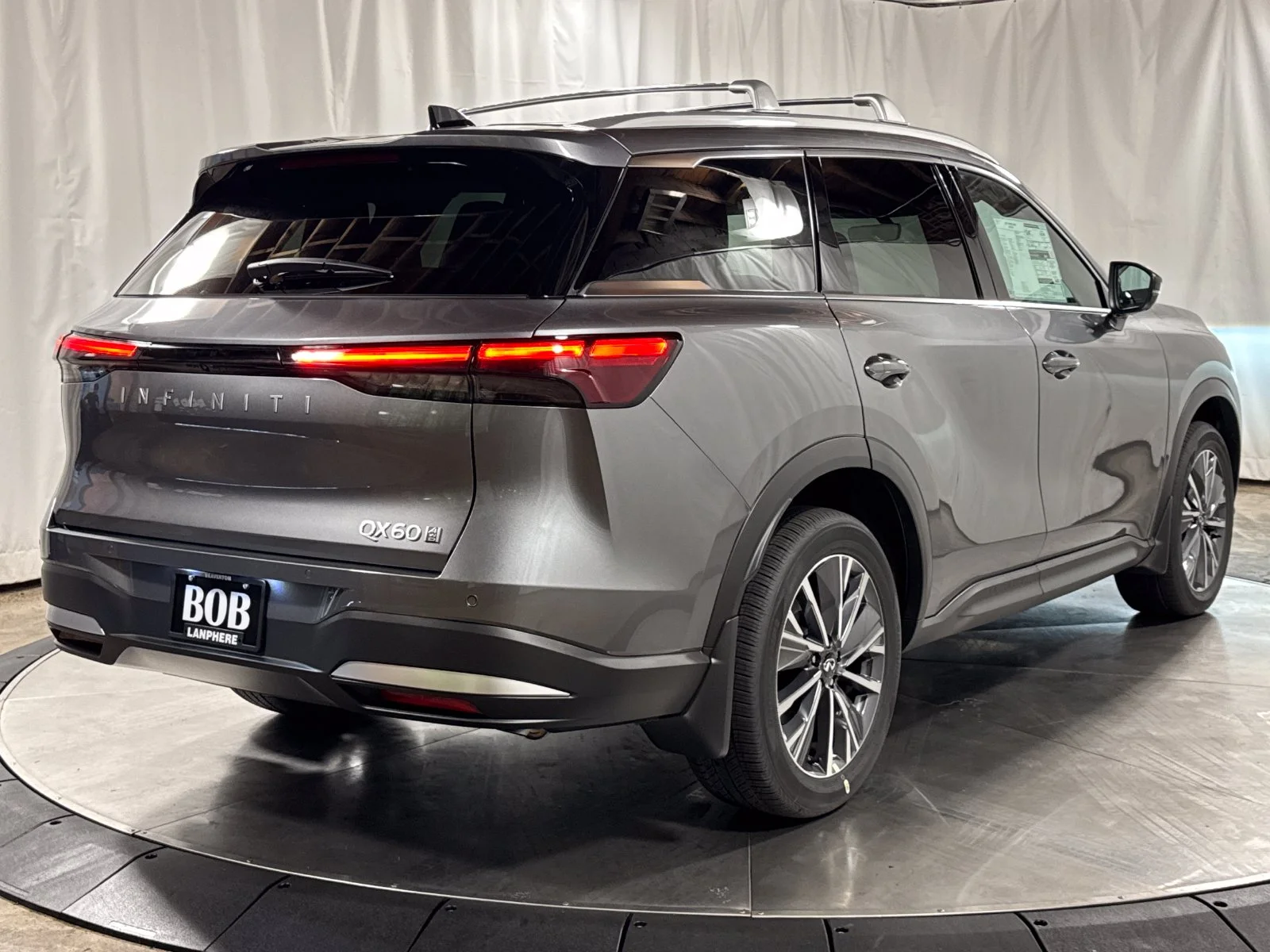 Used 2027 Gray INFINITI LUXE image 10