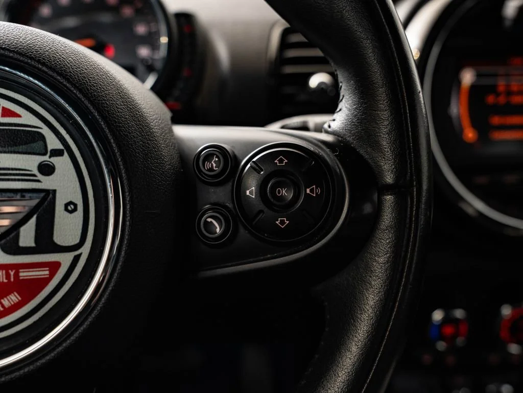 Used 2017 Gray Metallic MINI Clubman image 29