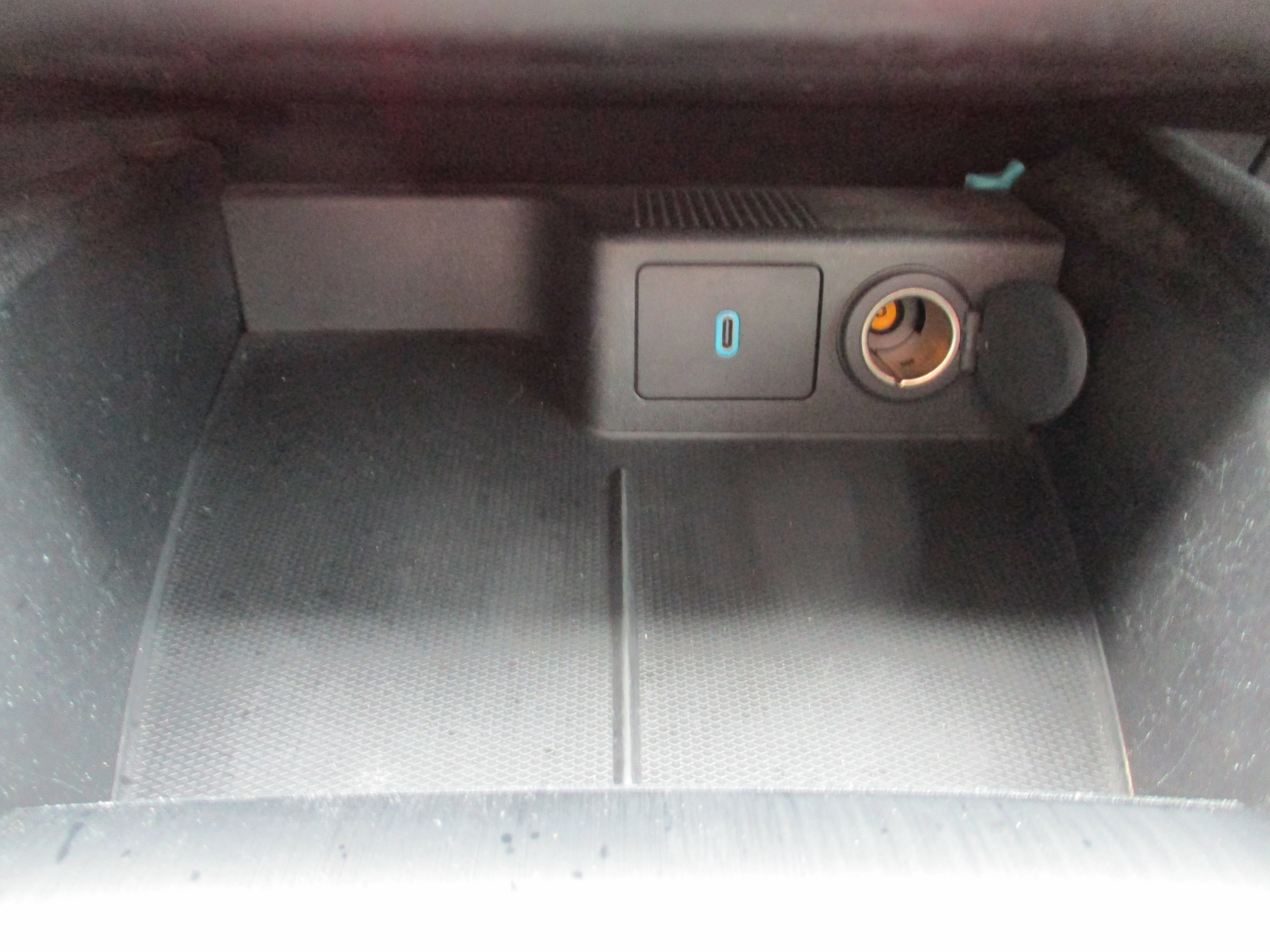 Used 2020 Dark Persian Green Metallic Ford SE image 18