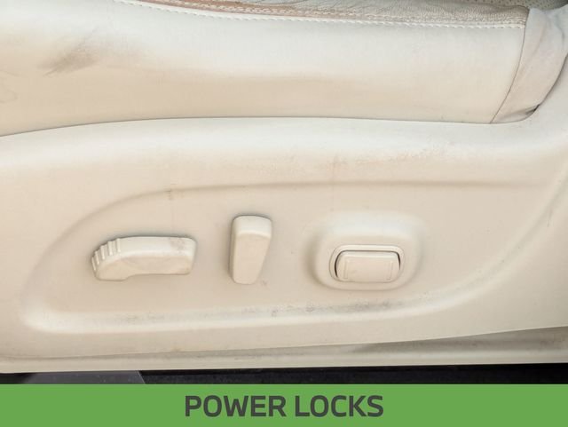 Used 2017 Black Nissan Platinum image 15