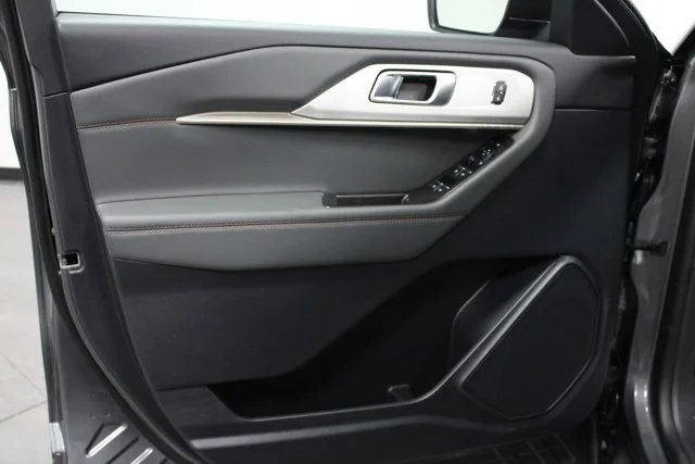 New 2026 Carbonized Gray Metallic Ford Active image 35