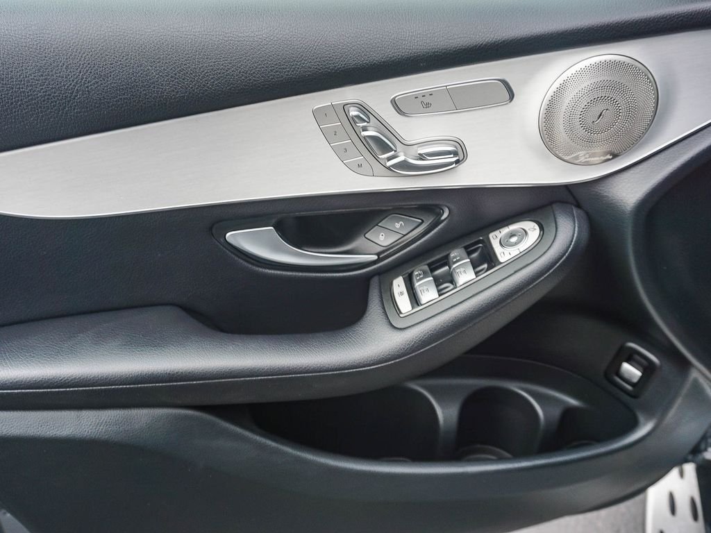 Used 2021 Gray Mercedes-Benz GLC 300 image 18