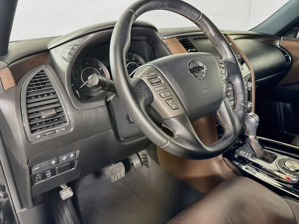 Used 2019 Black Nissan Platinum image 11