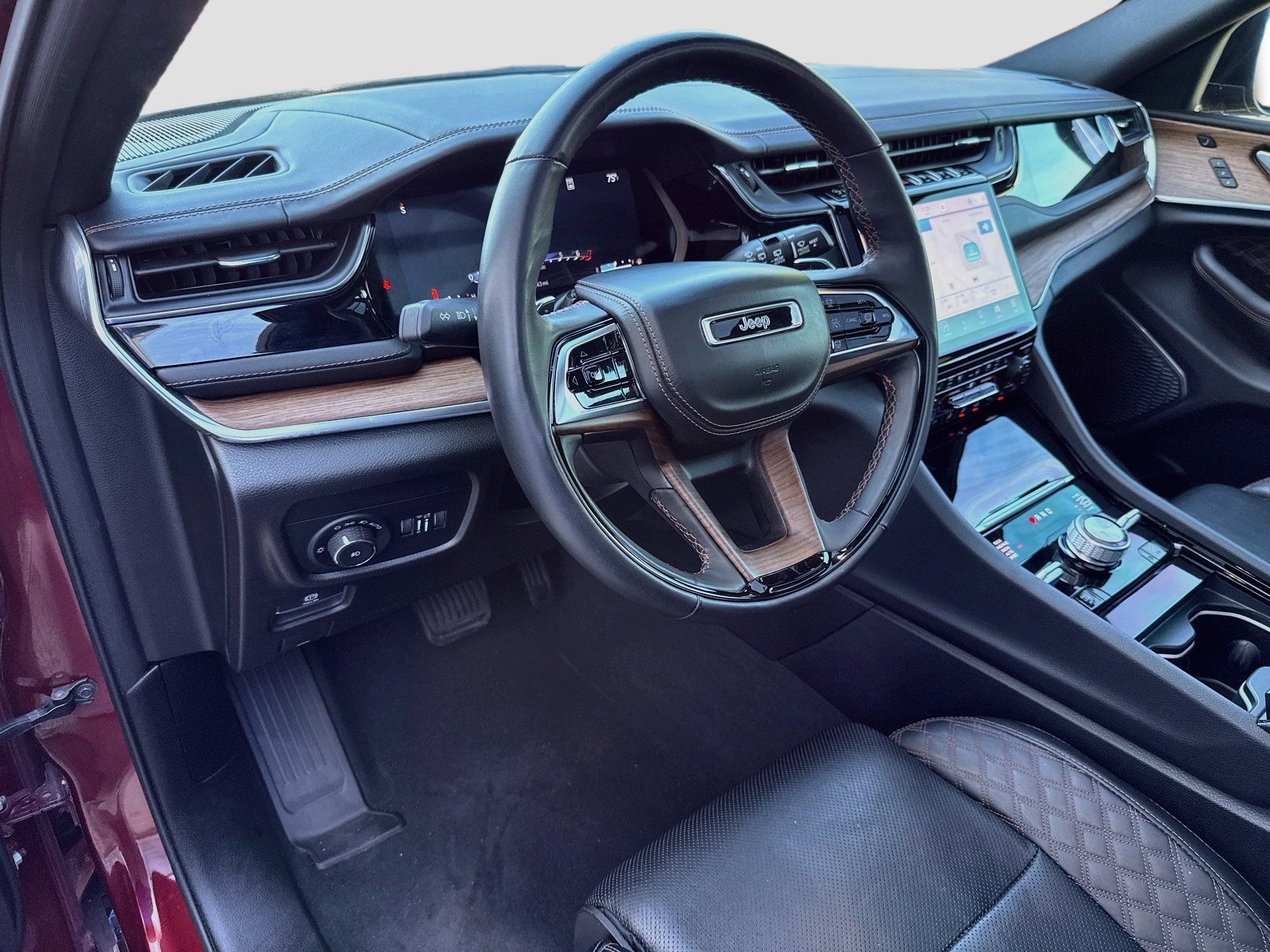 Used 2023 Velvet Red Pearlcoat Jeep Summit image 10