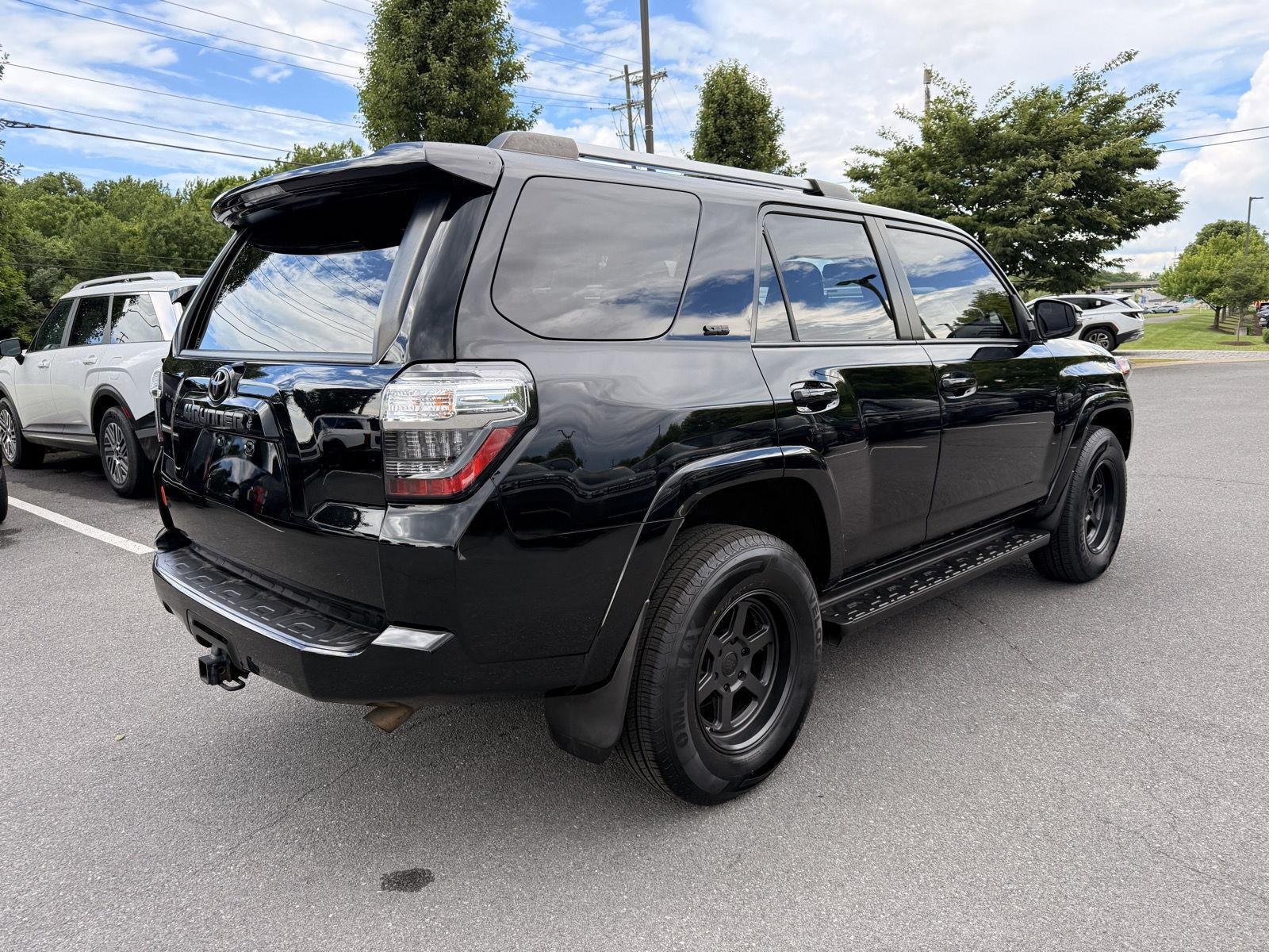 Used 2021 Midnight Black Metallic Toyota SR5 Premium image 3