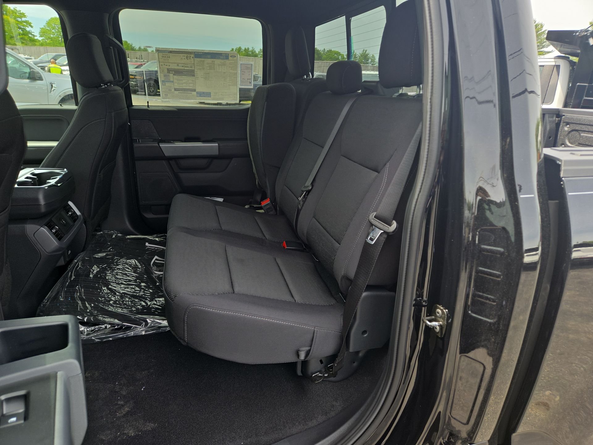 New 2026 Agate Black Metallic Ford XLT image 4