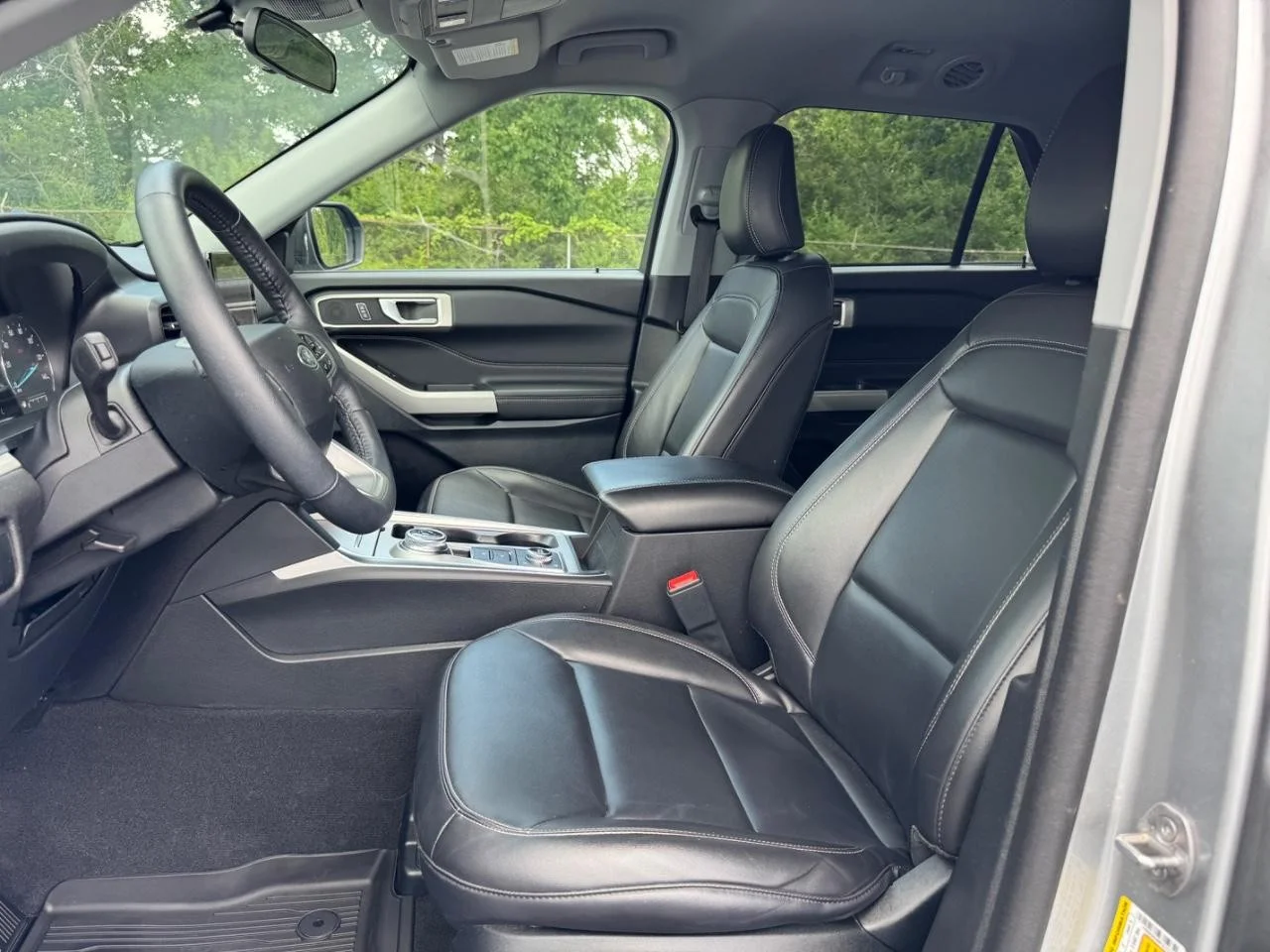 Used 2023 Iconic Silver Ford XLT image 19