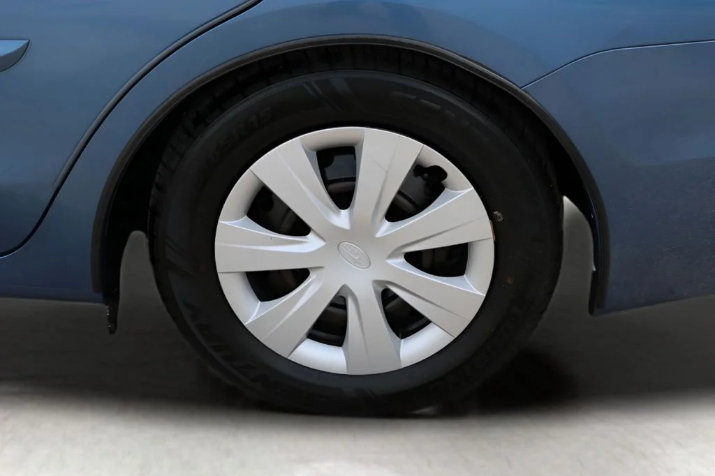 Used 2014 Blue Subaru 2.0i image 9