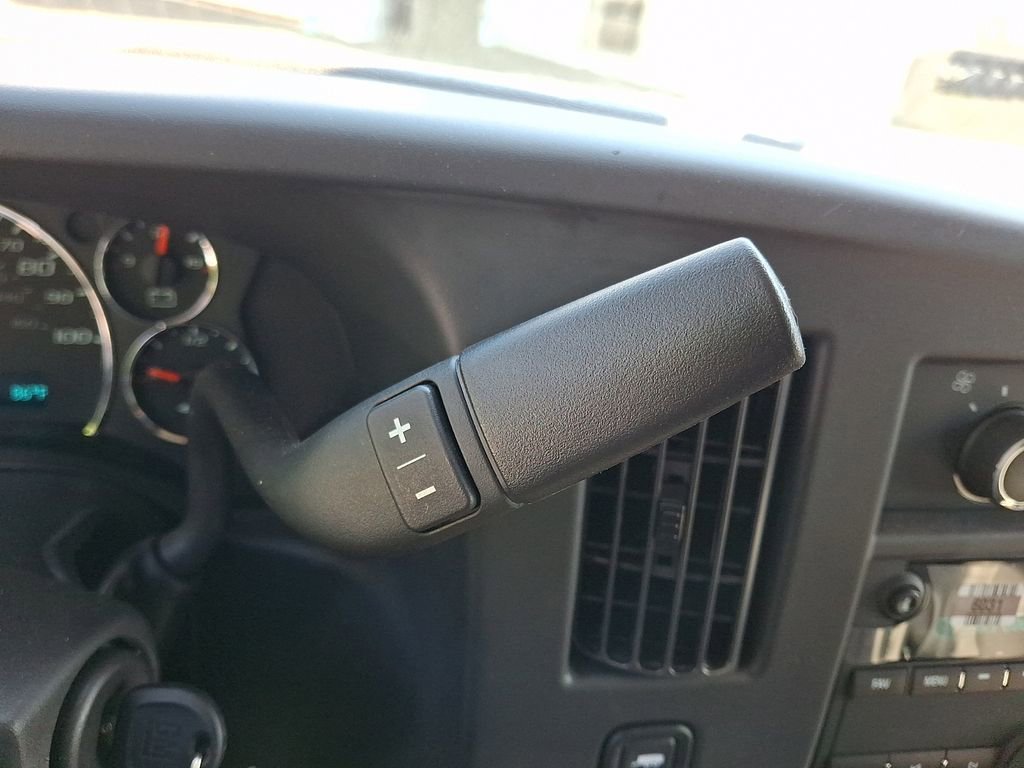 New 2025 Summit White GMC 1WT image 9