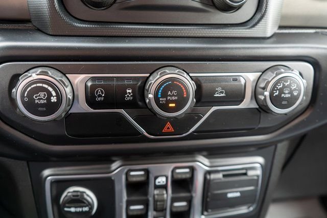 Used 2020 Red Jeep Sport image 24