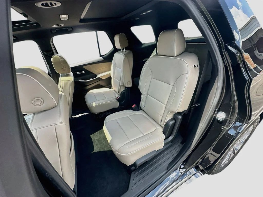 Used 2023 Black Chevrolet Premier image 26