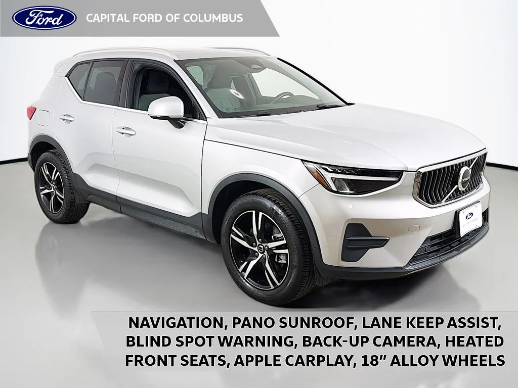 2025 Volvo XC40 B5 Core Bright AWD's photo
