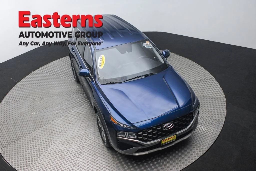 Used 2022 Blue Hyundai SE image 3