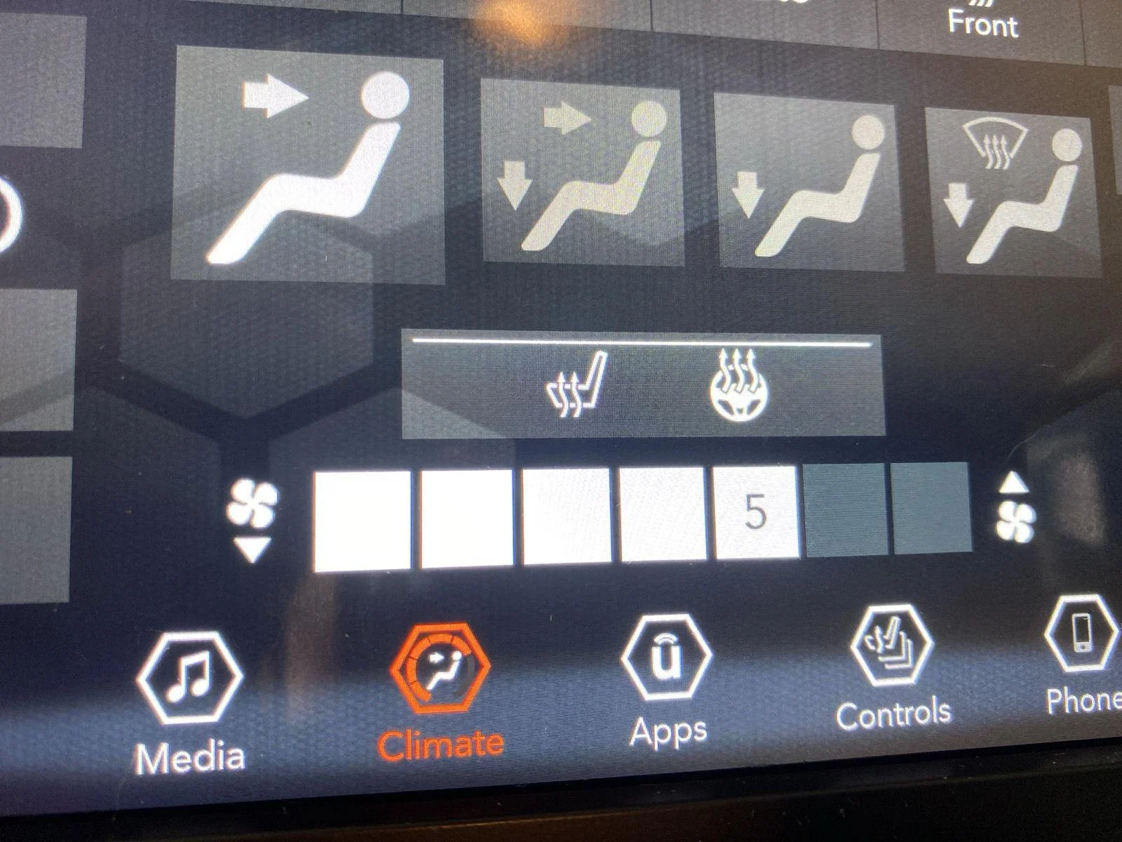 Used 2019 Velvet Red Pearlcoat Jeep Latitude Plus image 21