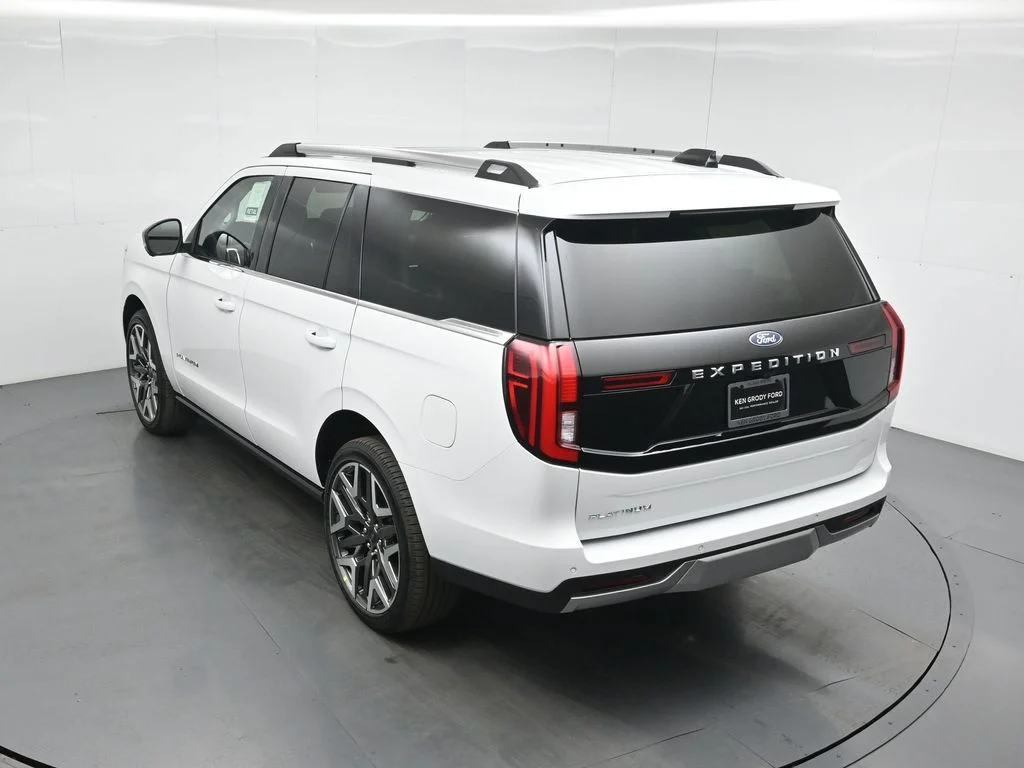 New 2025 Oxford White Ford Platinum image 42
