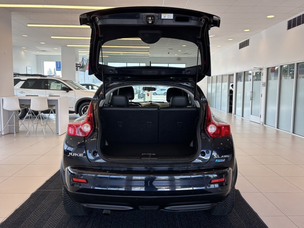 Used 2012 Black Nissan SL image 9