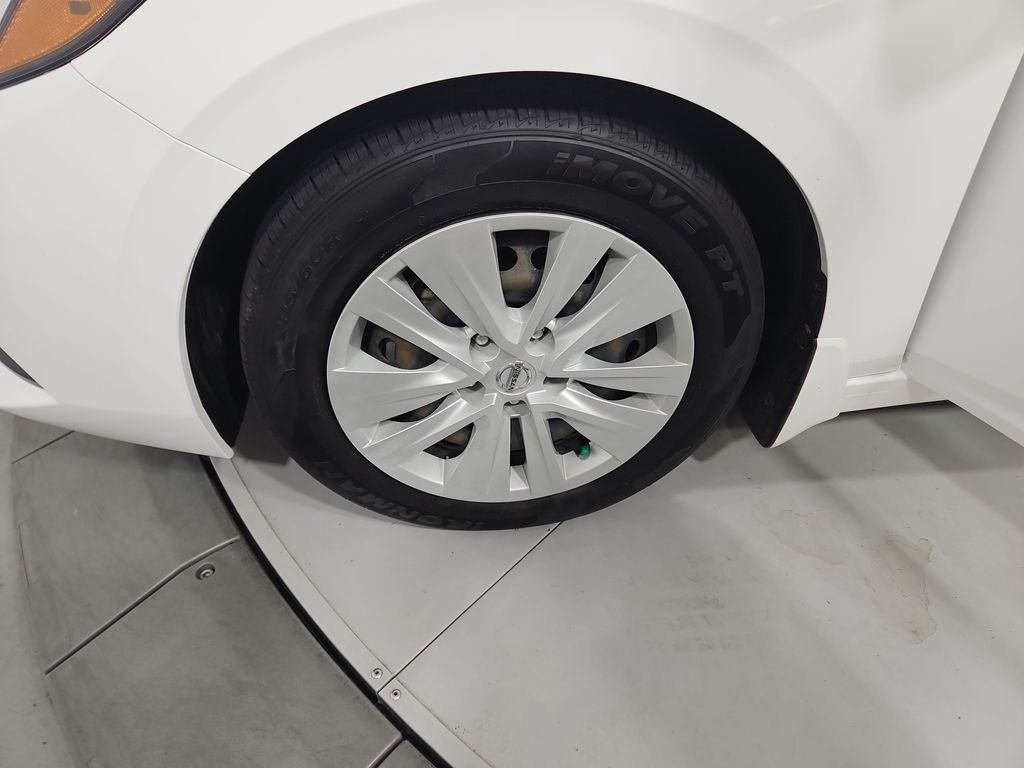 Used 2021 White Nissan S image 26