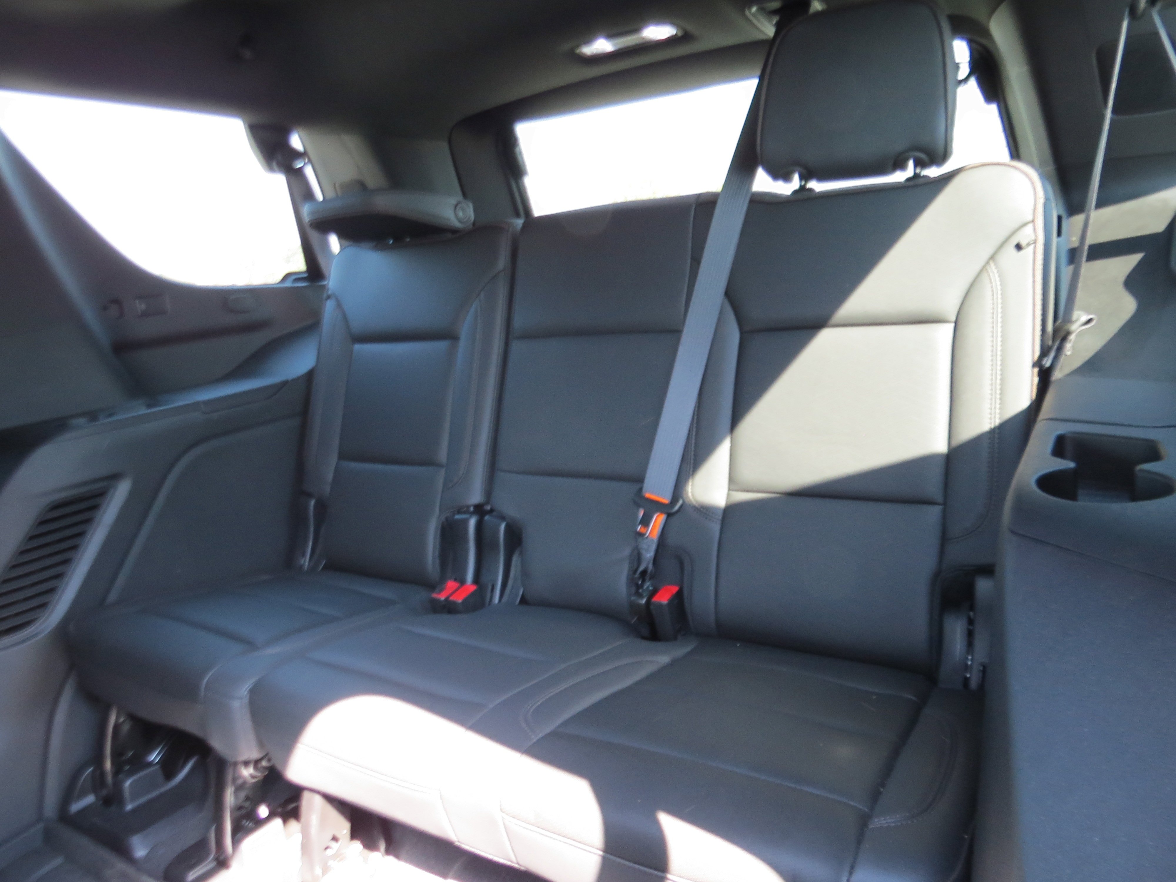 Used 2024 Iridescent Pearl Tricoat Chevrolet High Country image 14