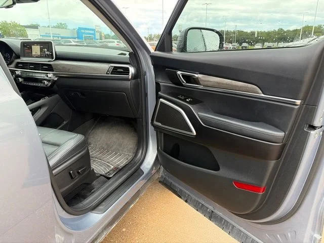Used 2020 Gray Kia EX image 23