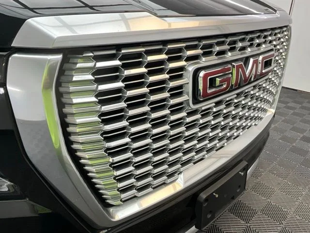 Used 2021 Black GMC Denali image 27