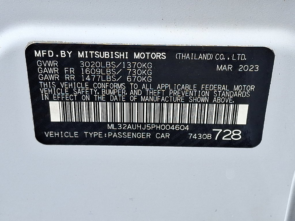 Used 2023 White Diamond Mitsubishi ES image 27