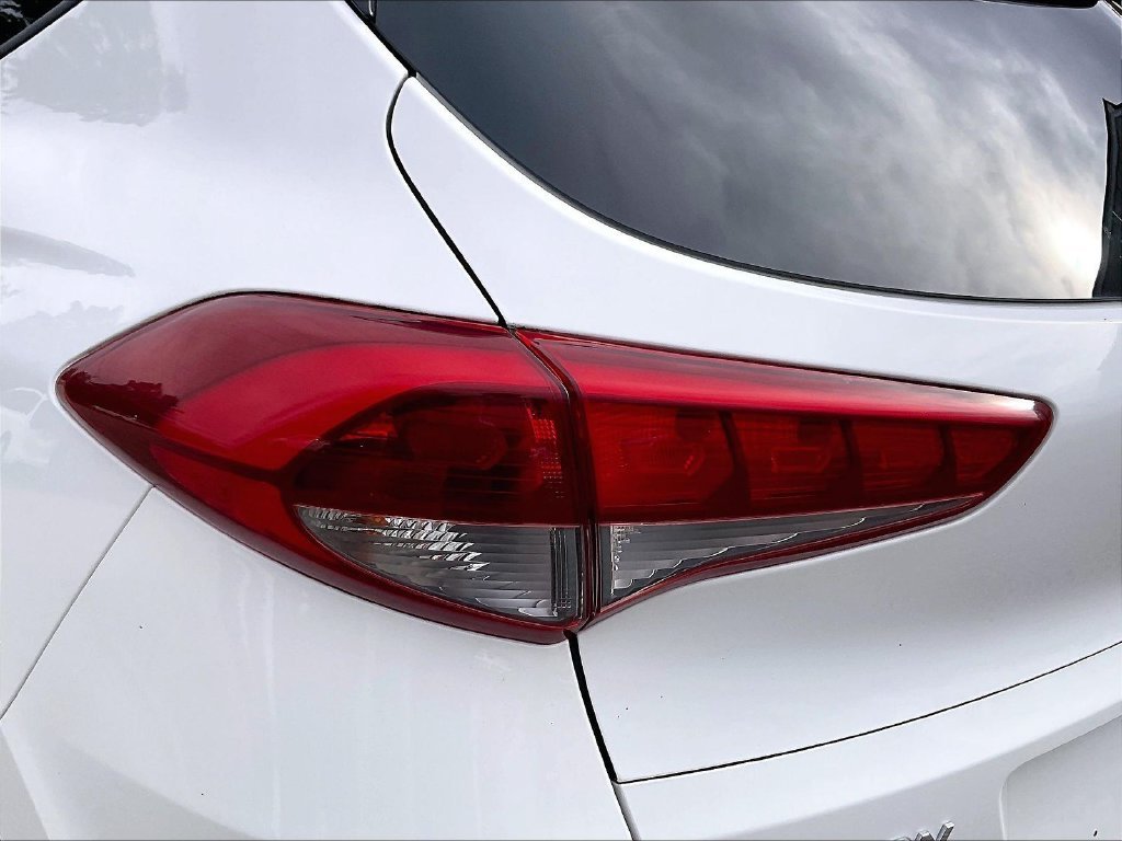 Used 2018 Dazzling White Hyundai SEL image 29