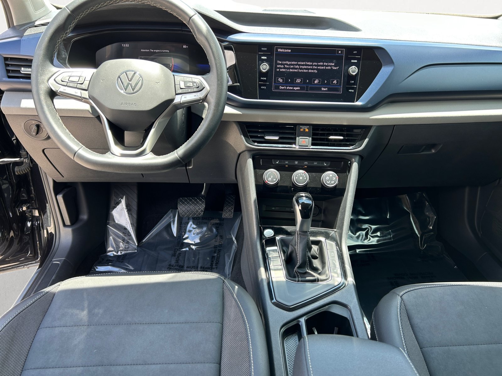 Used 2023 Deep Black Volkswagen SE image 3