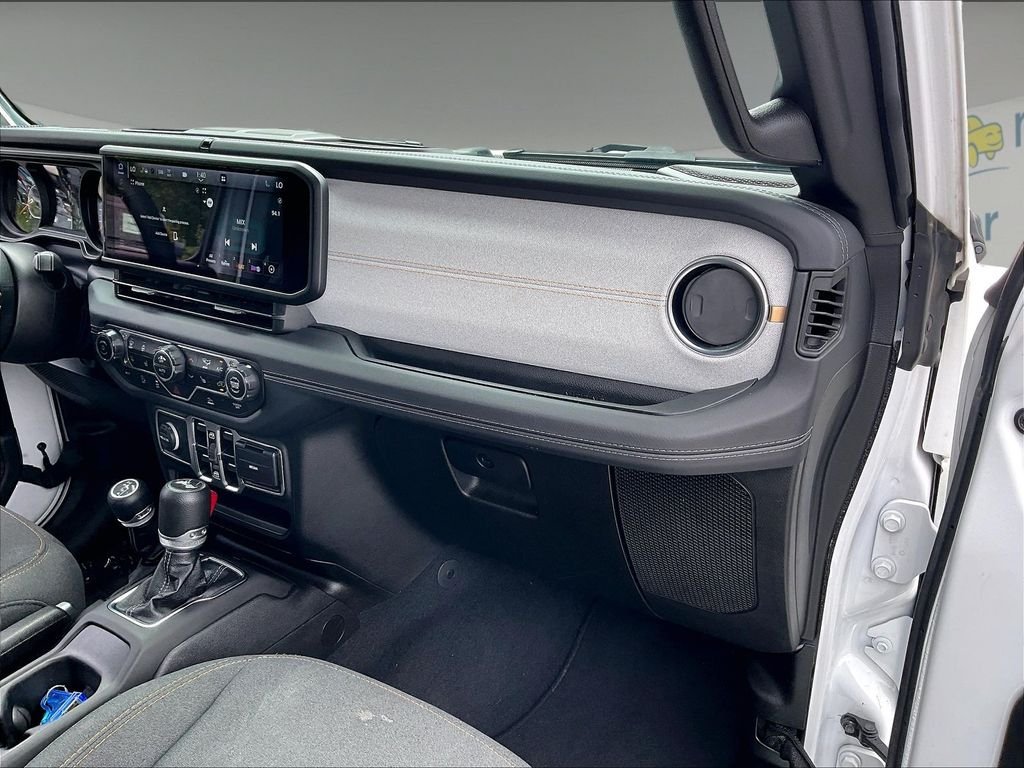 Used 2025 Bright White Clearcoat Jeep Sahara image 12