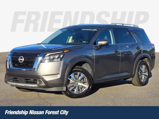 2025 Nissan Pathfinder SL