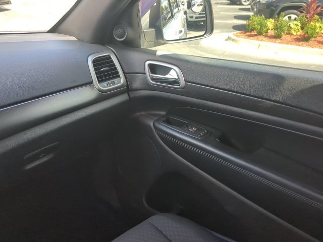 Used 2018 White Jeep Laredo image 18
