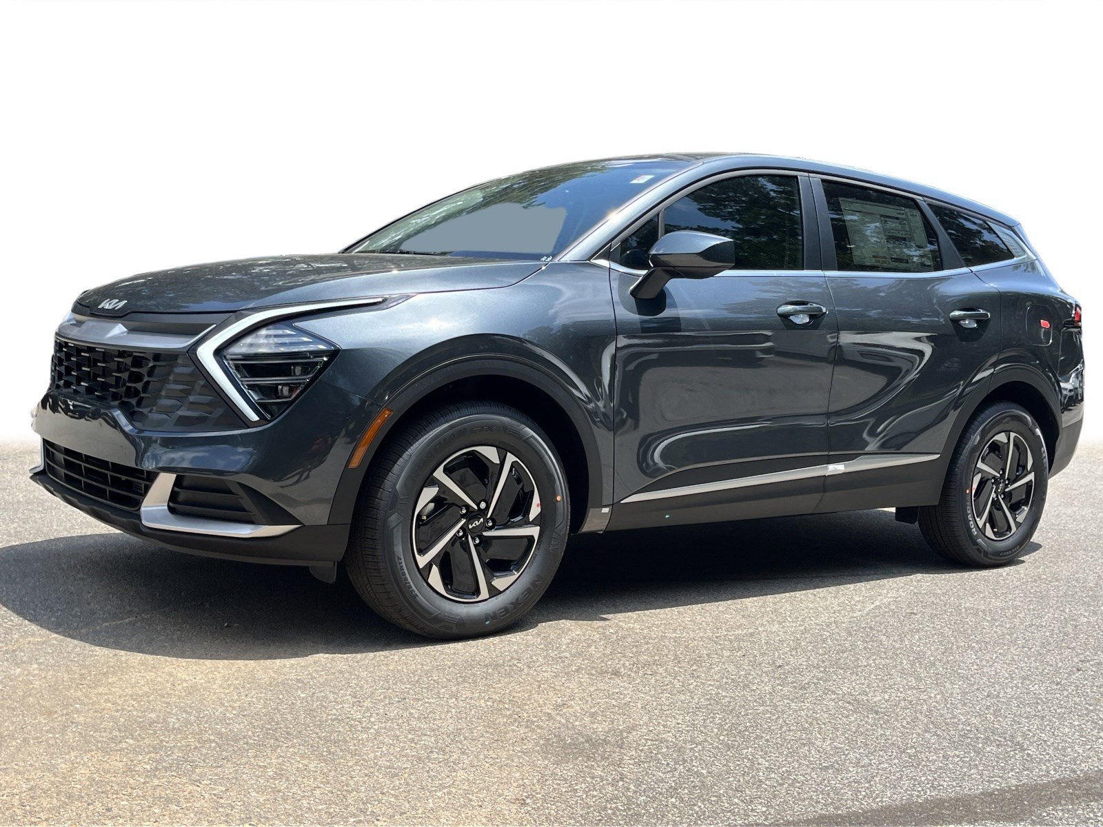 New 2025 Gravity Gray Kia LX image 18