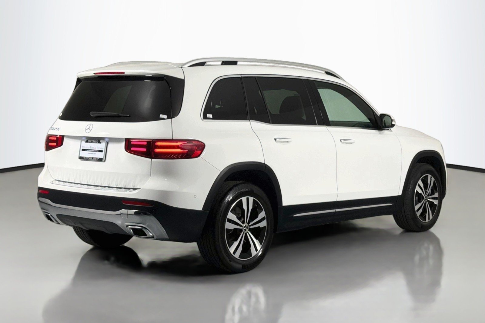 Used 2025 Polar White Mercedes-Benz GLB 250 image 11