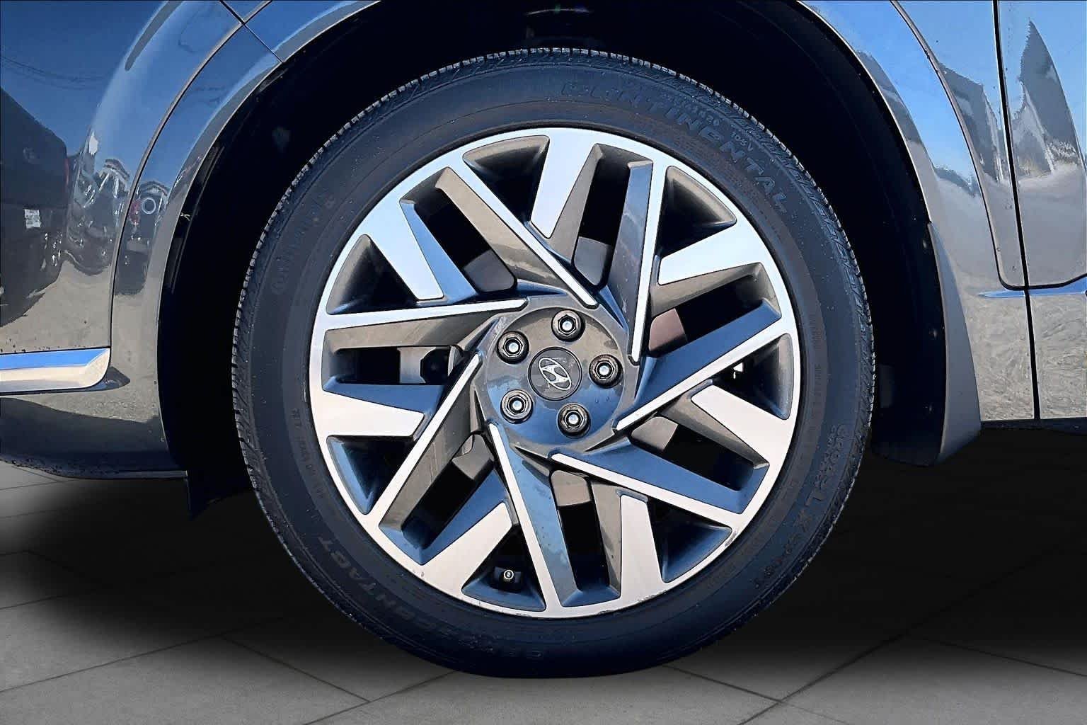 Certified Used 2023 Portofino Gray Hyundai Calligraphy image 11