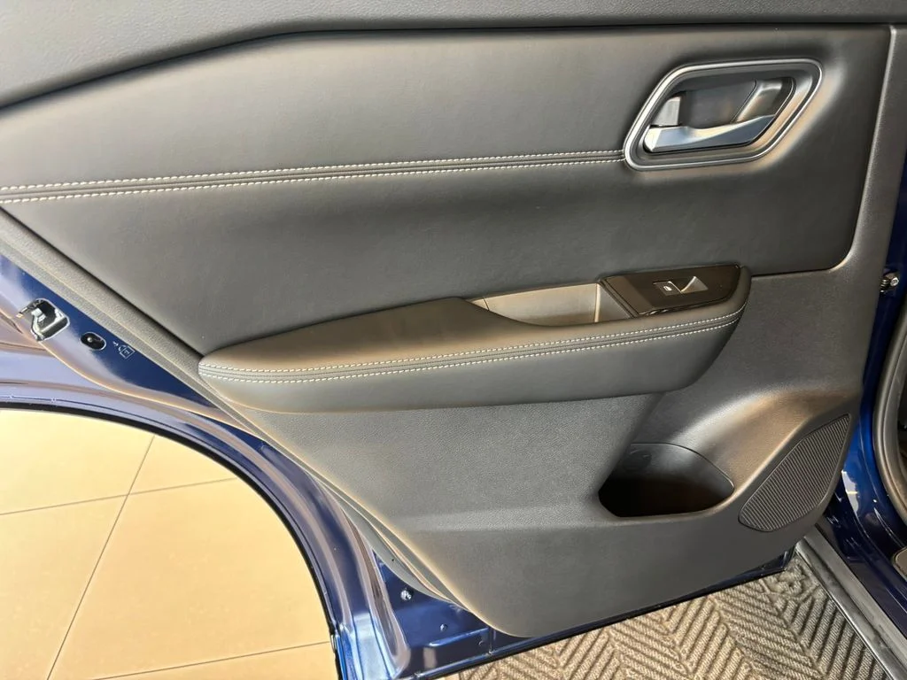 New 2026 Deep Ocean Blue Pearl Nissan Platinum image 24