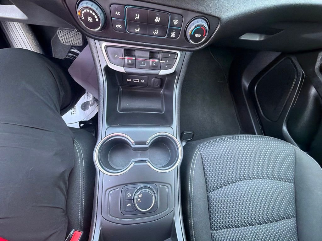 Used 2023 Silver GMC SLE image 35
