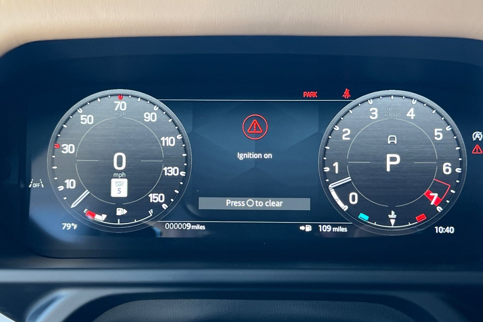 New 2026 Woolstone Green Land Rover X-Dynamic SE image 28