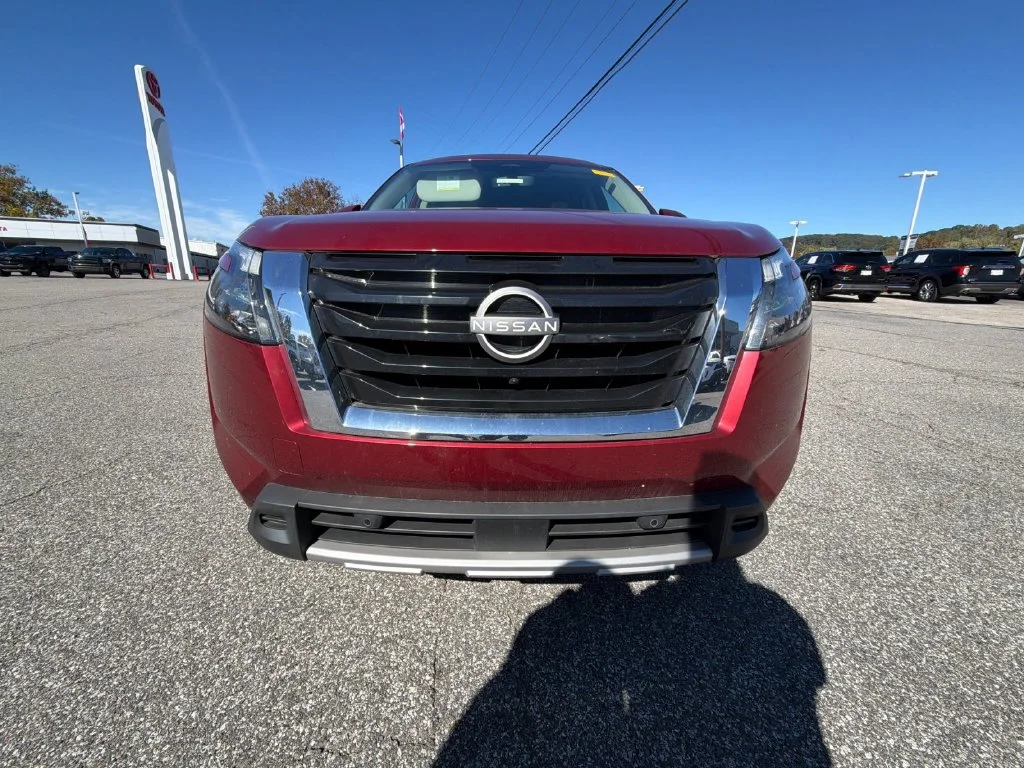 Used 2025 Red Nissan SL image 8